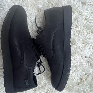 Barely used man shoes, size 42(8.5)